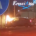 Netoli Vilniaus &bdquo;Akropolio&ldquo; užsiliepsnojo &bdquo;Toyota Prius&ldquo;