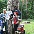 Panemunės šilo muzikantai &ndash; Alvydas Rimkus (būgnas), Janina Bundzienė, Veronika Ziabkinienė (akordeonas) ir Leonas Vaitkaitis (akordeonas). 2010 m.