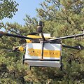 Dronas pristato maistą (asociatyvi nuotrauka)