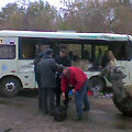 Vaikų mikroautobusas po avarijos
