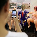 Pripučiama Baracko Obamos lėlė sukėlė prie&scaron;taringus jausmus visame pasaulyje.