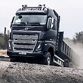&bdquo;Volvo Trucks&ldquo; pristato naujas funkcijas, skirtas saugiai vairuoti sudėtingomis sąlygomis