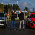 Sporti&scaron;kų automobilių testas &bdquo;Metų automobilio&ldquo; konkurse: elektrinė &bdquo;Audi&ldquo; prie&scaron; benzininį &bdquo;Porsche&ldquo;