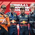 L.Norrisas, S.Perezas ir M.Verstappenas ant &Scaron;anchajaus F1 podiumo