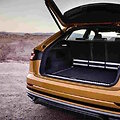 Audi Q8 su atvira bagažine (gamintojo nuotrauka)