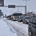 Eismas &Scaron;iauliuose, dėl sniego stoja vilkikai