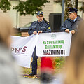 Pareigūnai protestavo prie LR Vyriausybės
