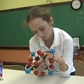  Penktoje klasėje besimokanti 10-metė Clara Lazen atrado tetranitratoksikarboną. 