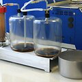 Produkcija kelis kartus tiriama laboratorijoje