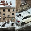 Nukritęs sniegas apgadino automobilį Klaipėdoje