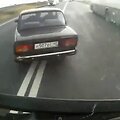 Automobilio vairuotojas atsidaužė į vilkiką. 