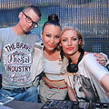 Justin Xara, Karina Krysko-Skambinė ir Julija Fedotova (de&scaron;inėje)