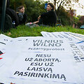 Vilniuje vyko solidarumo su Lenkijos moterimis akcija &bdquo;Juodasis pirmadienis&ldquo;