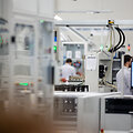 Spaudos konferencija ir mokytojų-elektronikos entuziastų apdovanojimai  &bdquo;Hella Lithuania&ldquo; gamykloje