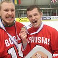 Nerijus Ali&scaron;auskas (de&scaron;inėje)