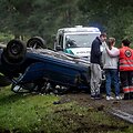 Kelyje Barčiai &ndash; Varėna nuo kelio nulėkė ir apvirto automobilis