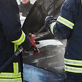 &Scaron;akiuose prie Jaunystės gatvės daugiabučio užsidegė "VW Golf" automobilis