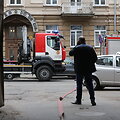 Specialiosios tarnybos atvyko prie Apeliacinio teismo ir ruo&scaron;iasi tikrinti patalpas, kuriose gali būti i&scaron;sipylę cheminės medžiagos