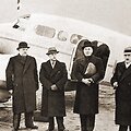 Lietuvos delegacija prie&scaron; i&scaron;vykimą pasira&scaron;yti sutarties į Maskvą, 1939 m. spalio 7 d. Trečias i&scaron; kairės &ndash; Juozas Urb&scaron;ys.