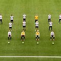 Norvegijos &bdquo;Odds&ldquo; futbolininkai i&scaron;sirikiavo komandinei nuotraukai. 