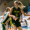 Lietuvos  moterų rinktinė ir Lietuvos jaunimo vaikinų (U16) rungtynių akimirka. Gintarė Petronytė