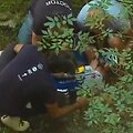 R.Evanepaeolis gulėjo, kai komandos atstovas i&scaron;traukė buteliuką i&scaron; ki&scaron;enės.