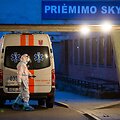 COVID-19 pacientai atvežami į Vilniaus miesto klinikinę ligoninę