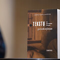 Tekstų persekiotoją Giedrą Radvilavičiūtę apklausia Gytis Norvilas