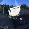 Lengvojo automobilio ir sunkvežimio avarija Vilniuje, Savanorių pr.