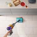 &bdquo;Dyson&ldquo; naudojami skaitmeniniai varikliai, kuriuos mikroniniu tikslumu renka robotai, gamybos procese užtikrinamas mažesnis atliekų kiekis ir energijos sąnaudos.