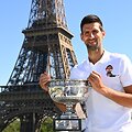 Novakas Džokovičius su &bdquo;Roland Garros&ldquo; trofėjumi