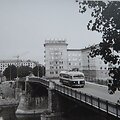 1-ojo mar&scaron;ruto troleibusas važiuoja Žvėryno tiltu 1958 m. Nuotr. L. Morozovo, LCVA