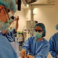 Santaros klinikų darbuotojai operacijos metu