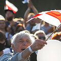 Tūkstančiai žmonių susirinko į demonstraciją Minske palaikyti opozicijos kandidatę (atnaujintas)