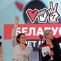Veronika Cepkalo, kandidatė Svetlana Tichanovskaja ir V. Babarykos kampanijos vadovė Marija Kolesnikova