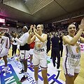 Justė Jocytė su komandos draugėmis