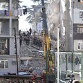 Batumyje i&scaron; dalies sugriuvęs gyvenamasis namas