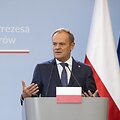 Mitsotakis susitinka su Donald Tusk Var&scaron;uvoje 2024 m. balandžio 12 d. / Attila Husejnow / ZUMAPRESS.com