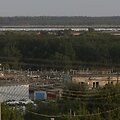 Rusijos konvojus su Ukrainai skirta humanitarine pagalba stovi Voronežo karo bazėje. / Maxim Shemetov / REUTERS