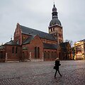 Audra Latvijoje apgadino Rygos katedros stogą / GINTS IVUSKANS / AFP