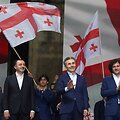 Sakartvelo valdančioji partija parei&scaron;kė sieksianti uždrausti pagrindinę opozicinę jėgą / Irakli Gedenidze / REUTERS