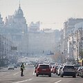 Kyjivą apgaubus oro tar&scaron;ai gyventojams rekomenduojama neiti į lauką / Gleb Garanich / REUTERS
