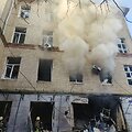 Rusijos drono atakos pasekmės Sumyje. / STATE EMERGENCY SERVICE OF UKRAI / via REUTERS