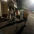 Po signalo apie žemės drebėjimą žmonės i&scaron;ėjo į lauką / Henry Romero / REUTERS