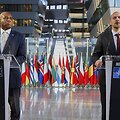Jungtinės Karalystės ir Prancūzijos užsienio reikalų ministrai / Geert Vanden Wijngaert / AP