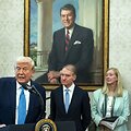 Donaldas Trumpas Baltuosiuose rūmuose / Bonnie Cash - Pool via CNP / picture alliance / Consolidated News Photos