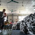 Prekės Kinijoje / JADE GAO / AFP