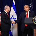 B. Netanyahu ir D. Trumpas / JOE RAEDLE / Getty Images via AFP