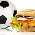 Futbolas neatsiejamas nuo gardžių užkandžių