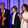 Donaldas Trumpas ir Melania Trump su sūnumi Barronu (2016 m.)